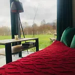 Tinyhouses & Garden Apartman