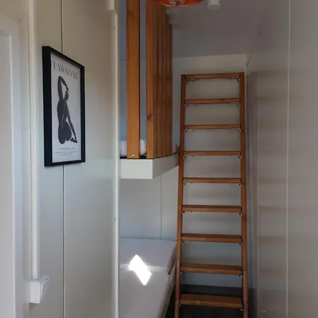 דירה Tinyhouses & Garden *