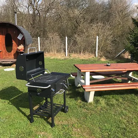 דירה Tinyhouses & Garden