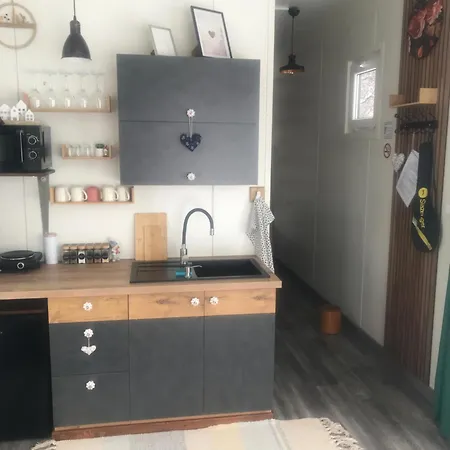 Tinyhouses & Garden דירה