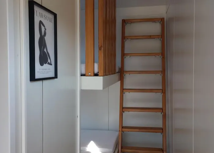 דירה Tinyhouses & Garden *